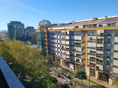 Prodaja, dvosoban stan, 94m², Preko Morače, Podgorica - image 1