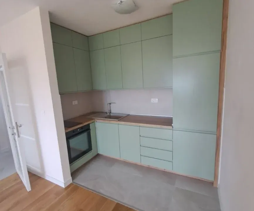 Izdavanje, dvosoban stan, 72m², Central Point, Podgorica