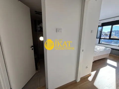 Prodaja, dvosoban stan, 71m², Južni Bulevar, Vračar Sve Podlokacije - image 4