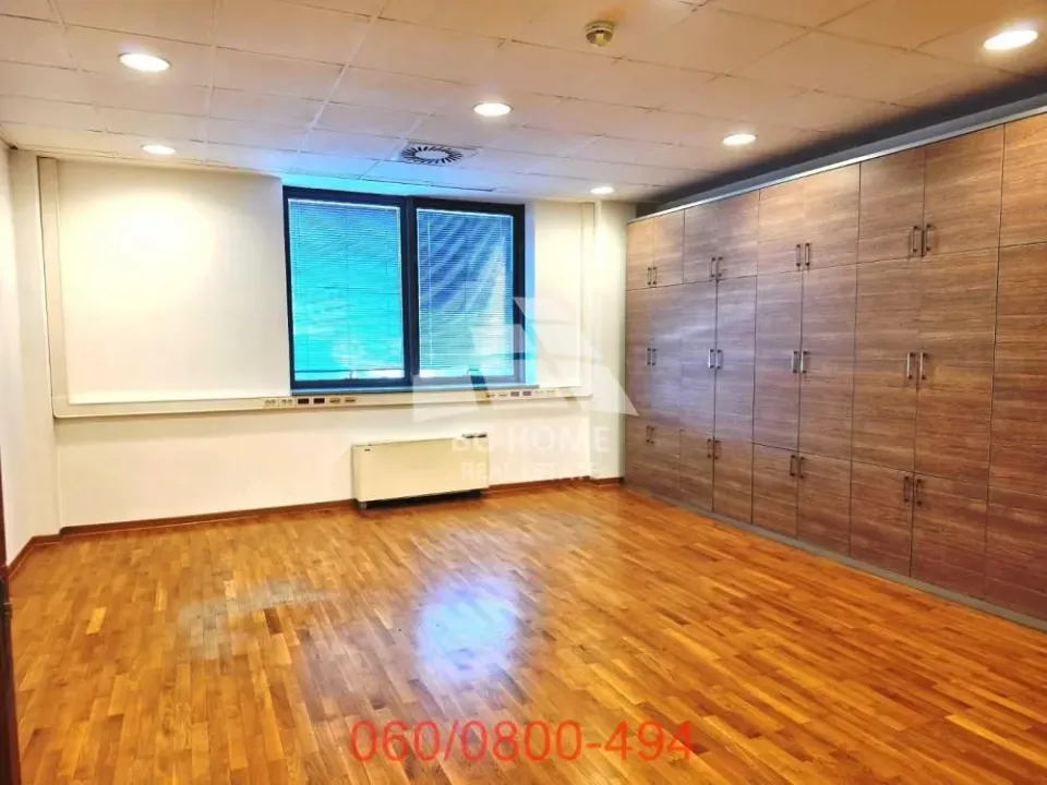 Izdavanje, poslovni prostor, 335m², Bezanijska Kosa 1, Bežanijska Kosa Sve Podlokacije