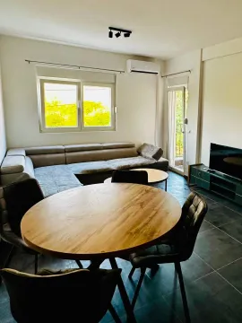 Rent, one bedroom apartment, 42m², Radanovići, Kotor - image 2