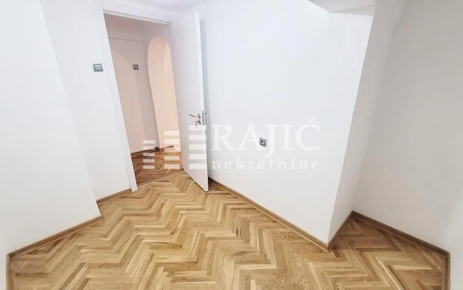 Prodaja, dvosoban stan, 60m², Voždovac Sve Podlokacije, Beograd