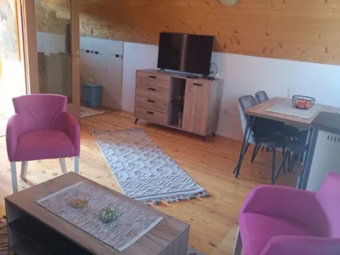 Izdavanje, kuća, 65m², Borje, Žabljak - image 12
