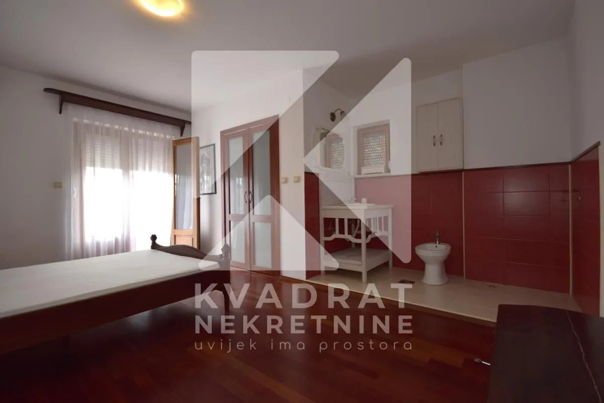 Rent, house, 200m², Dalmatinska ulica, Podgorica