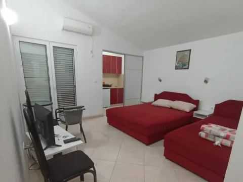 Stan-na-dan, garsonjera, 20m², Sutomore, Bar - image 12