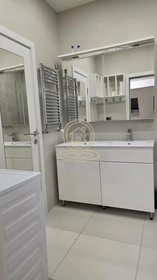 Izdavanje, stan, 130m², Bogoslovija, Palilula Sve Podlokacije