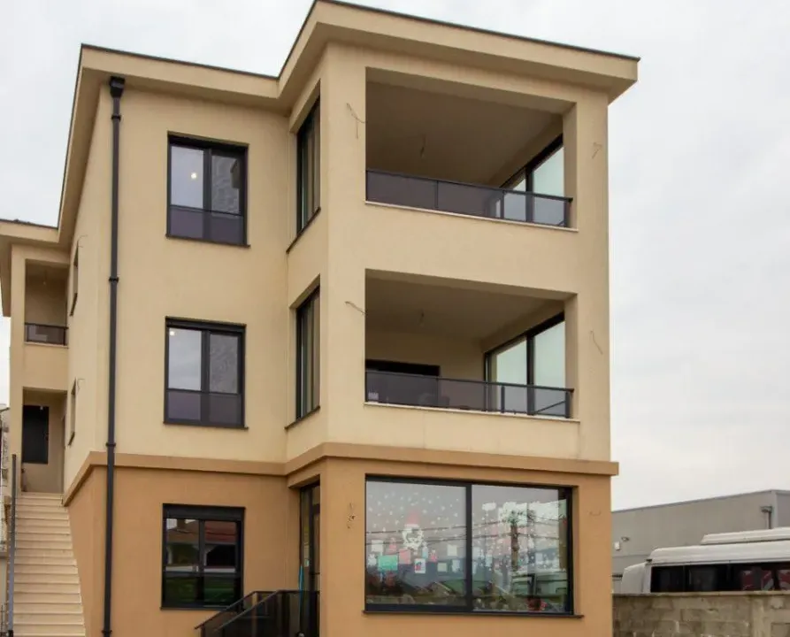 Izdavanje, kuća, 180m², Gornja Gorica, Podgorica