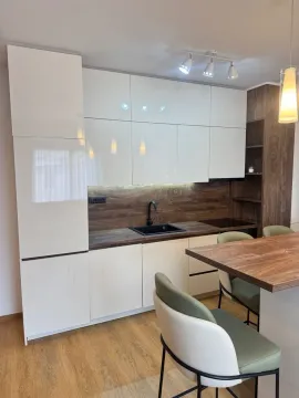 Izdavanje, dvosoban stan, 60m², Centar, Bar - image 2