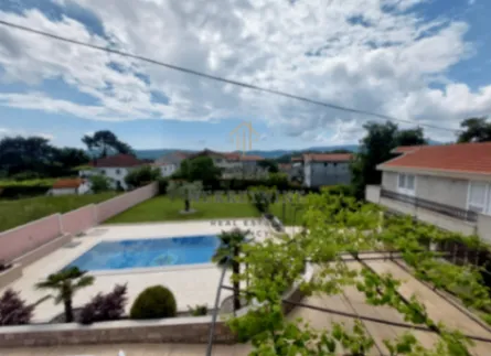 Izdavanje, trosoban stan, 110m², Mrčevac, Tivat - image 2