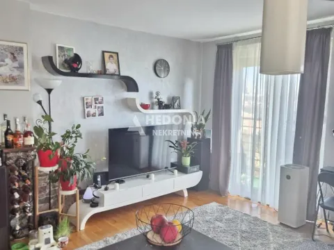 Stan in Zvezdara Sve Podlokacije