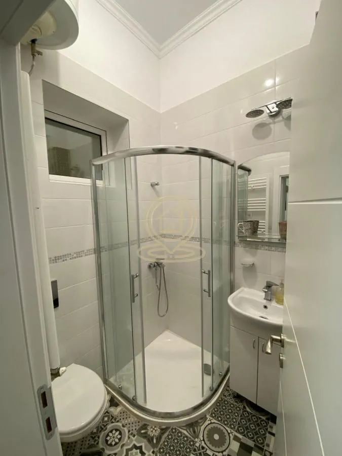 Rent, two bedroom apartment, 51m², Vračar Sve Podlokacije, Beograd