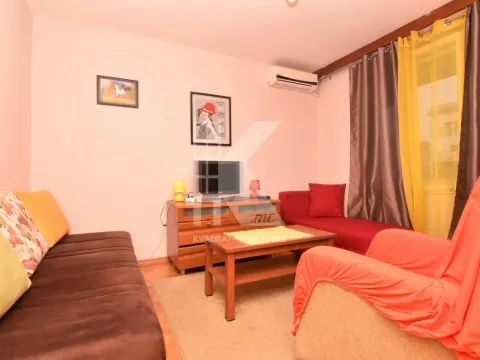 Izdavanje, garsonjera, 30m², Lepa Kata, Podgorica - image 1