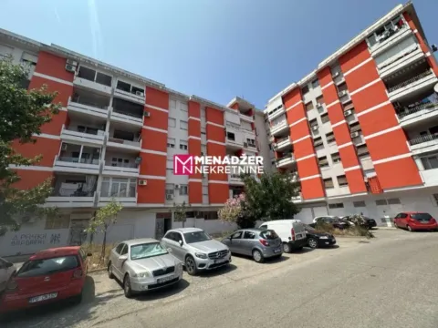 Izdavanje, trosoban stan, 90m², Centar, Podgorica