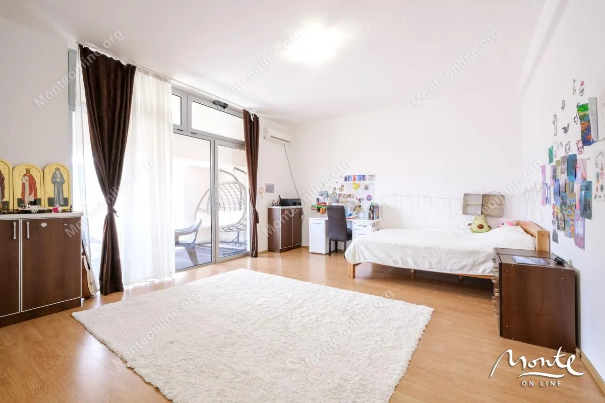 Sale, four bedroom apartment, 150m², Rozino, Budva