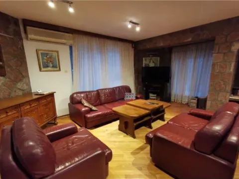 Rent, house, 450m², Pod Goricom, Podgorica - image 11