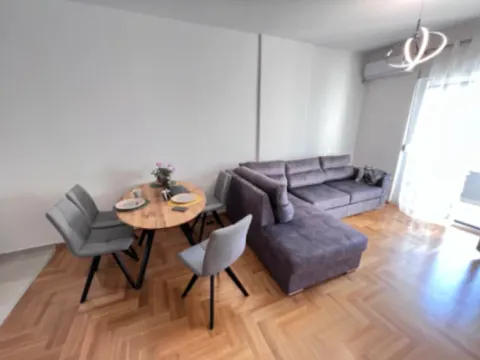 Izdavanje, jednosoban stan, 46m², Rozino, Budva