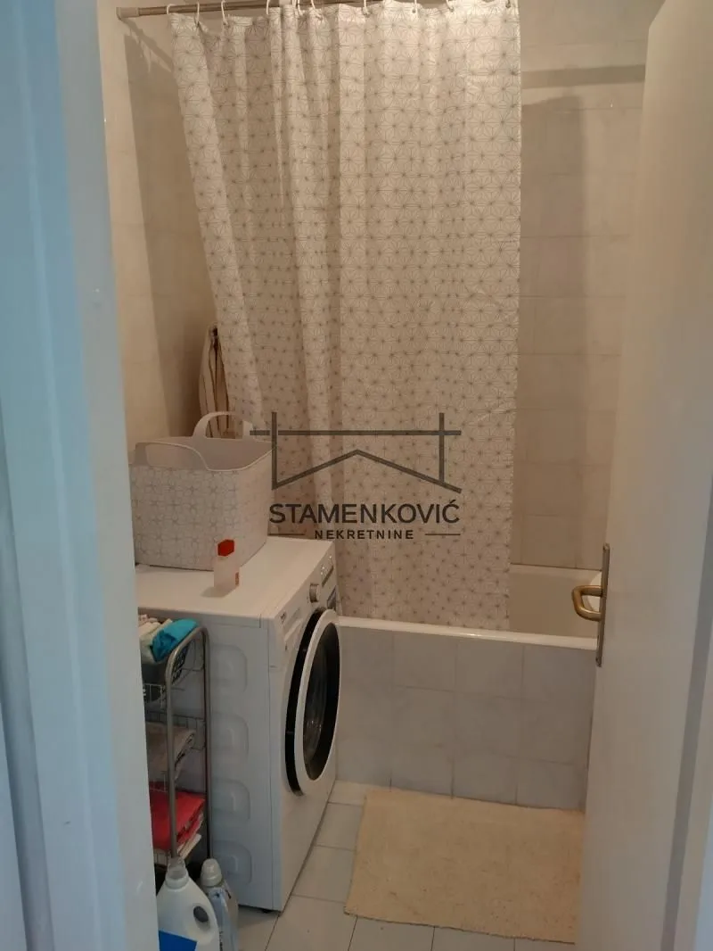 Prodaja, trosoban stan, 69m², Sajam, Novi Sad Sve Podlokacije