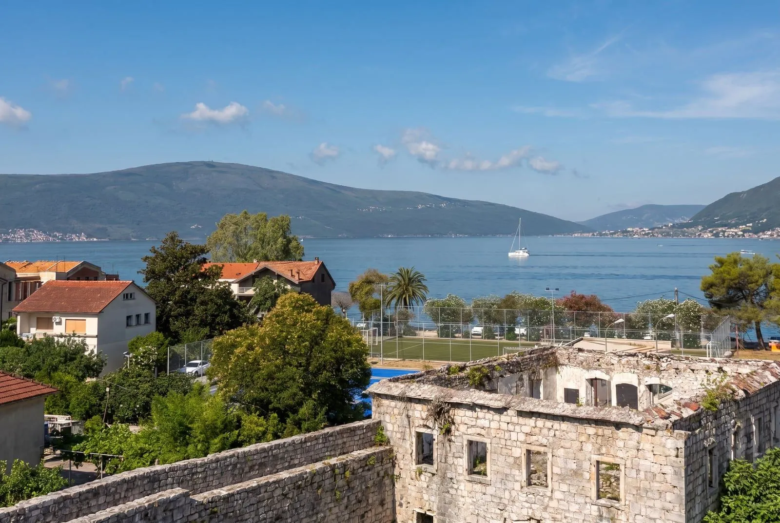 Prodaja, trosoban stan, 50m², Tivat, Crna Gora