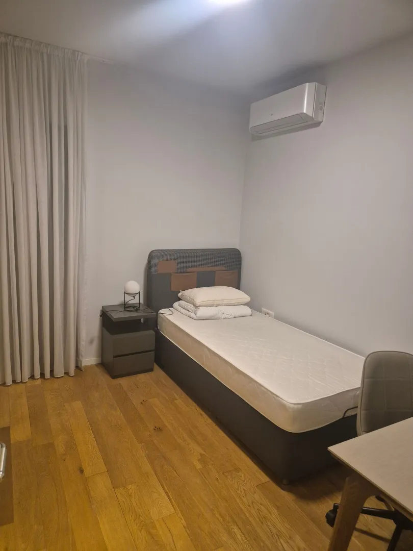Izdavanje, trosoban stan, 101m², Vezirov Most, Podgorica