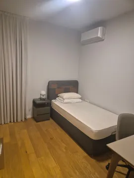 Izdavanje, trosoban stan, 101m², Vezirov Most, Podgorica - image 9