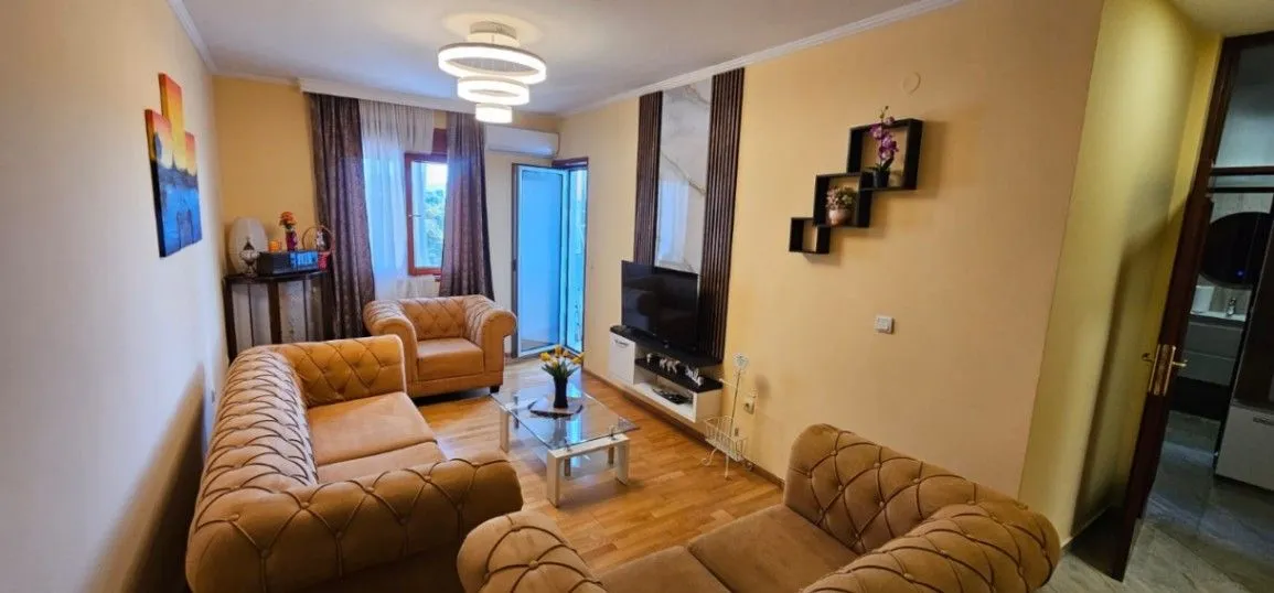Izdavanje, dvosoban stan, 66m², Zabjelo, Podgorica