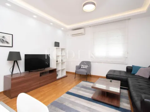 Izdavanje, jednosoban stan, 45m², City Kvart, Podgorica - image 6