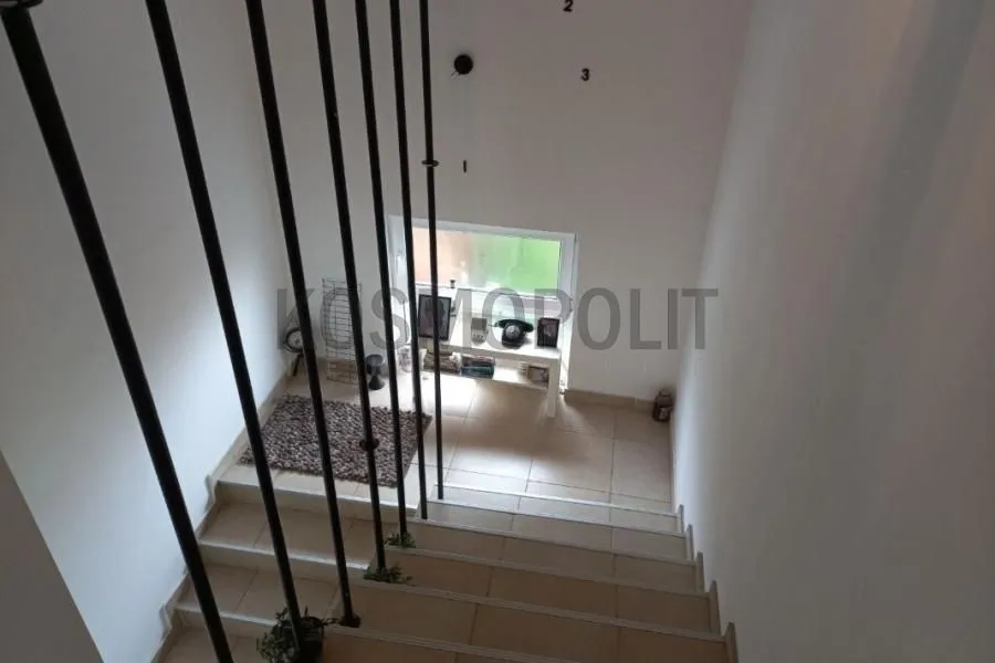 Prodaja, kuća, 176m², Mali Mokri Lug, Zvezdara Sve Podlokacije