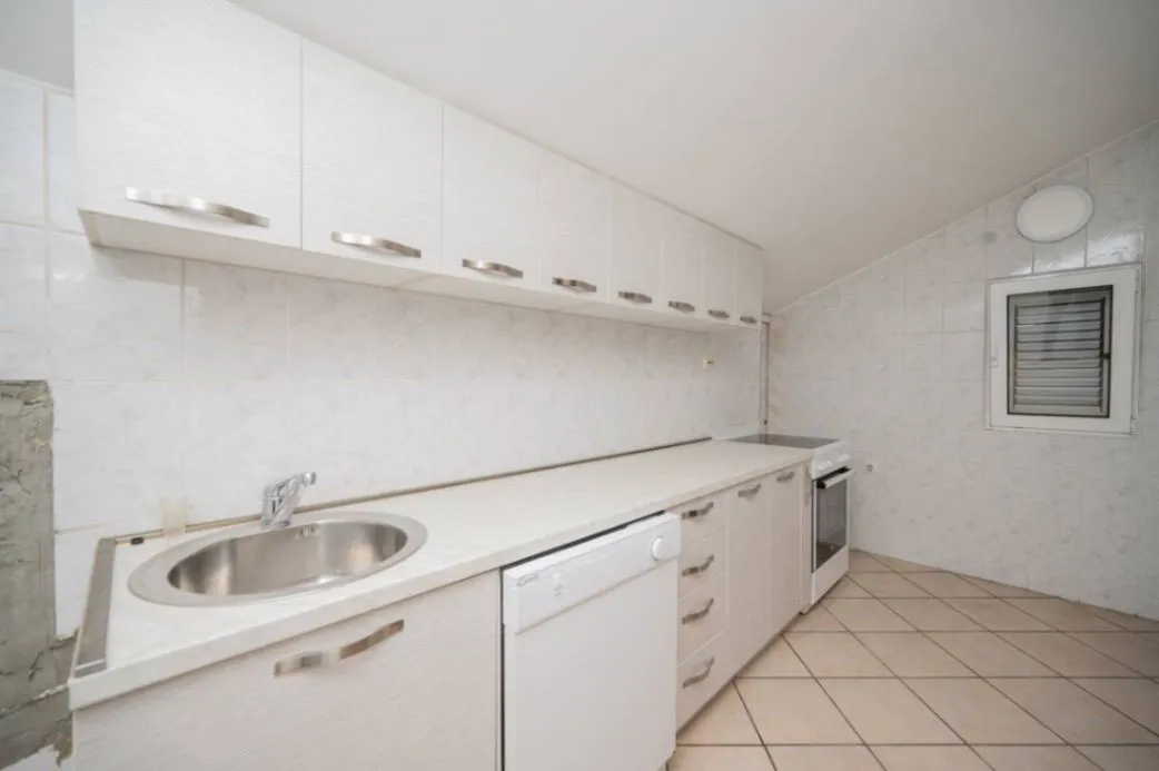 Rent, house, 400m², Momišići, Podgorica