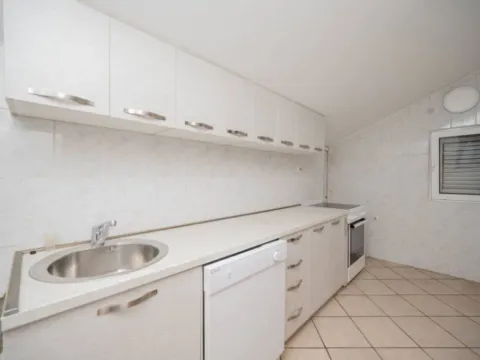 Rent, house, 400m², Momišići, Podgorica - image 7