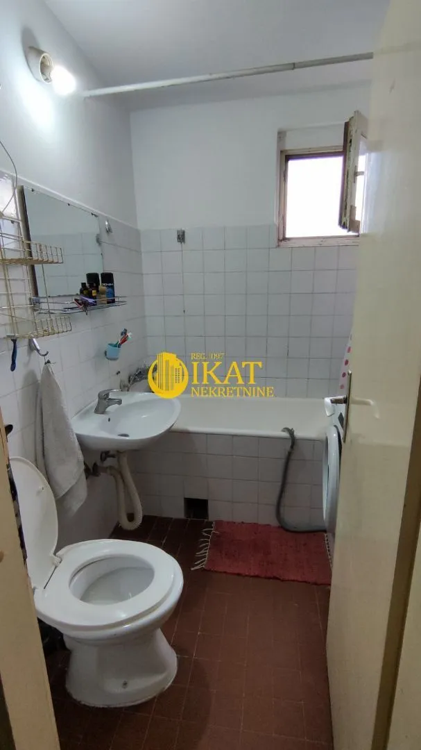 Izdavanje, trosoban stan, 77m², Banjica, Voždovac Sve Podlokacije