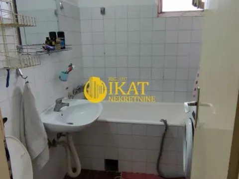 Izdavanje, trosoban stan, 77m², Banjica, Voždovac Sve Podlokacije - image 12