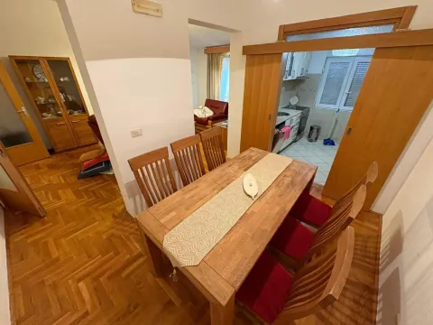 Izdavanje, dvosoban stan, 98m², Centar, Bar - image 4