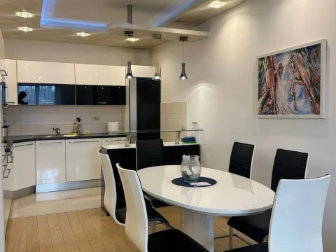 Rent, two bedroom apartment, 76m², City Kvart, Podgorica - image 3