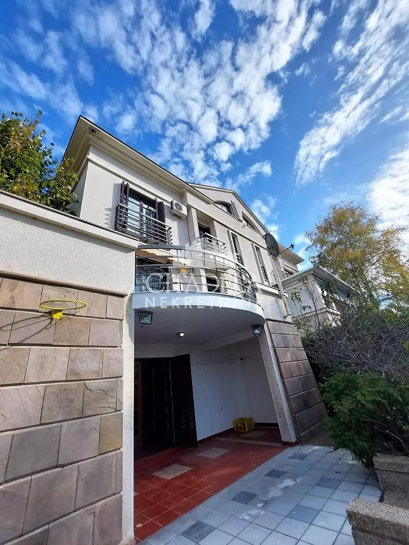 Rent, house, 400m², Savski Venac, Beograd