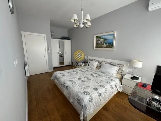 Prodaja, dvosoban stan, 96m², Centar, Bar