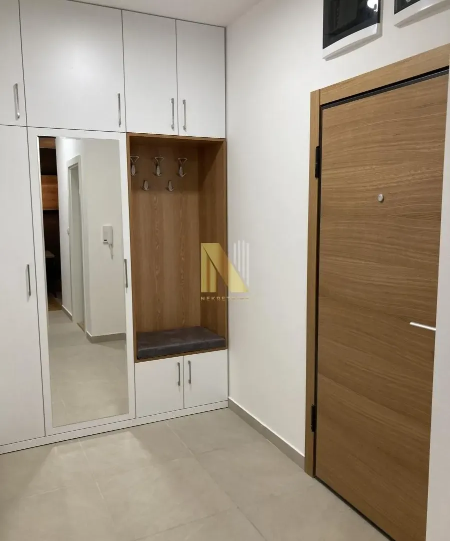 Izdavanje, trosoban stan, 57m², Kej, Novi Sad Sve Podlokacije