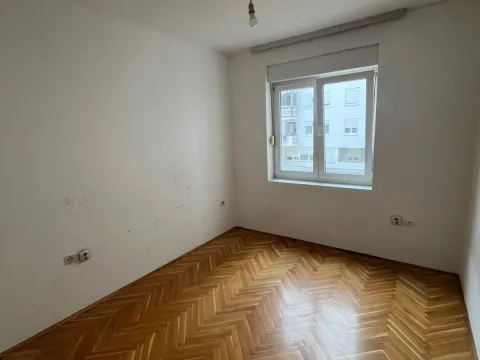Rent, two bedroom apartment, 75m², Blok 9, Podgorica - image 10