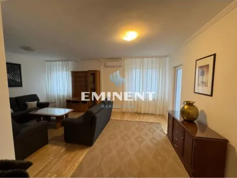 Izdavanje, četvorosoban stan, 120m², Savski Venac, Beograd - image 2