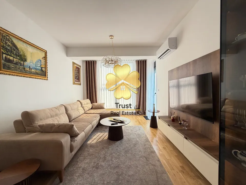 Izdavanje, dvosoban stan, 70m², Stari Aerodrom, Podgorica