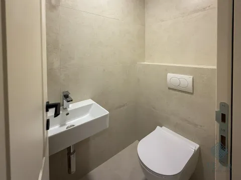 Izdavanje, trosoban stan, 163m², Preko Morače, Podgorica - image 16