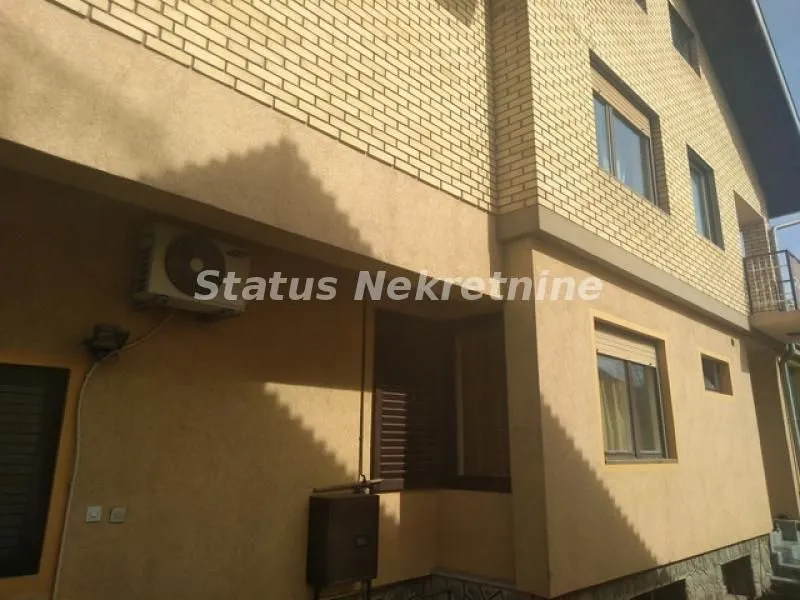 Prodaja, kuća, 450m², Temerin, Novi Sad