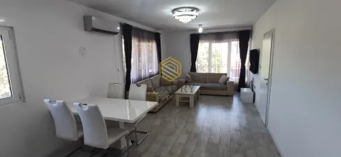 Spacious living room with a dining area and seating set. - image 8