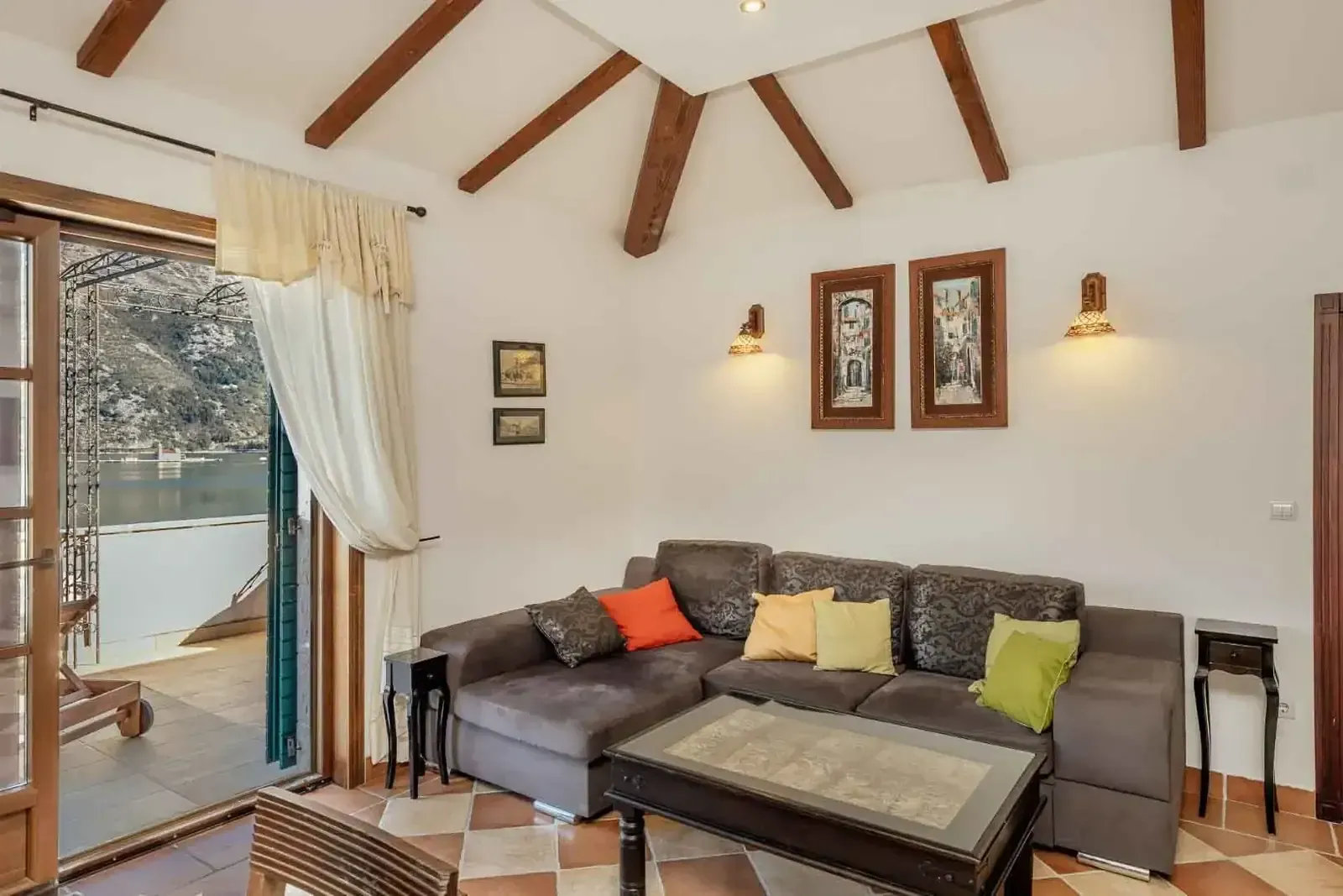 Prodaja, trosoban stan, 92m², Kostanjica, Kotor