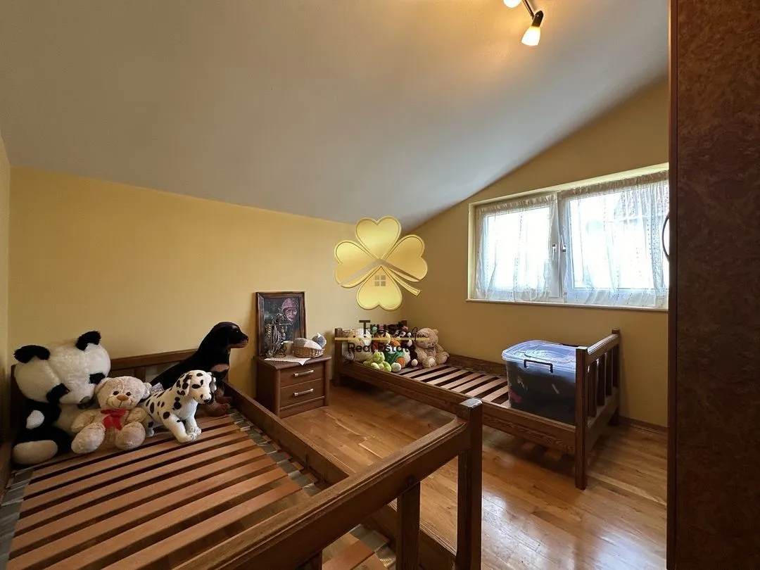 Sale, house, 356m², Tološi, Podgorica