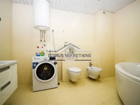 Rent, three bedroom apartment, 150m², Preko Morače, Podgorica - image 8