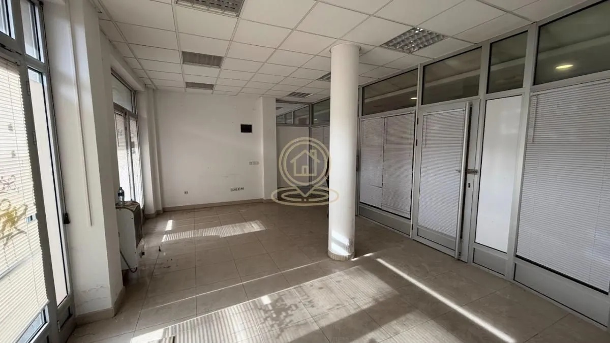 Sale, office space, 31m², Vašarište, Kragujevac
