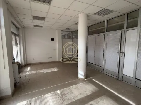 Prodaja, poslovni prostor, 31m², Vašarište, Kragujevac - image 11