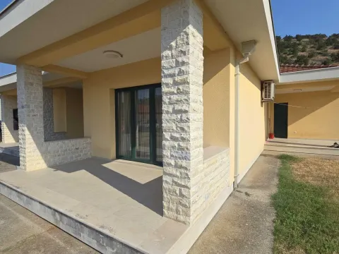 Prodaja, kuća, 200m², Podgorica, Crna Gora - image 16