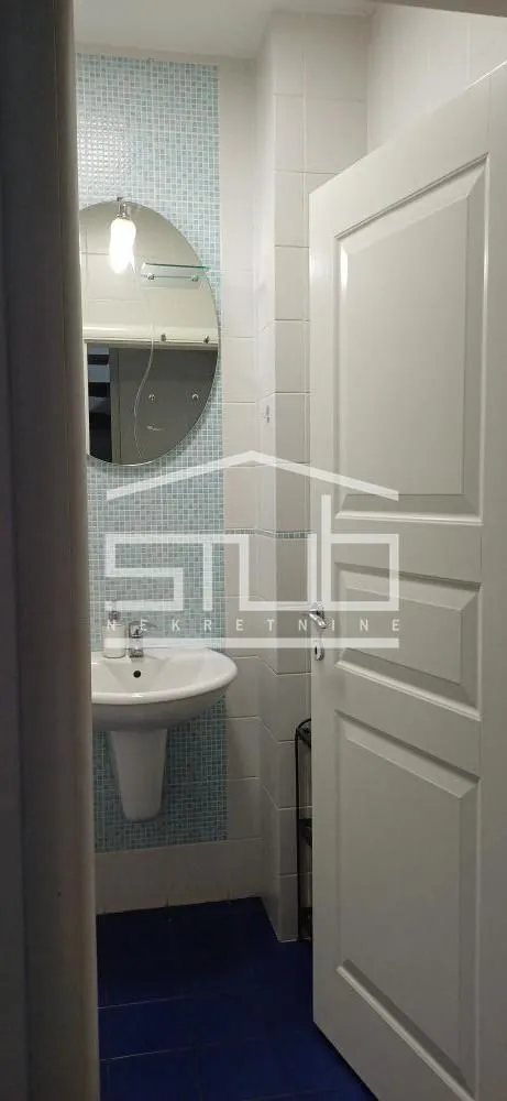 Izdavanje, četvorosoban stan, 204m², Vračar Sve Podlokacije, Beograd