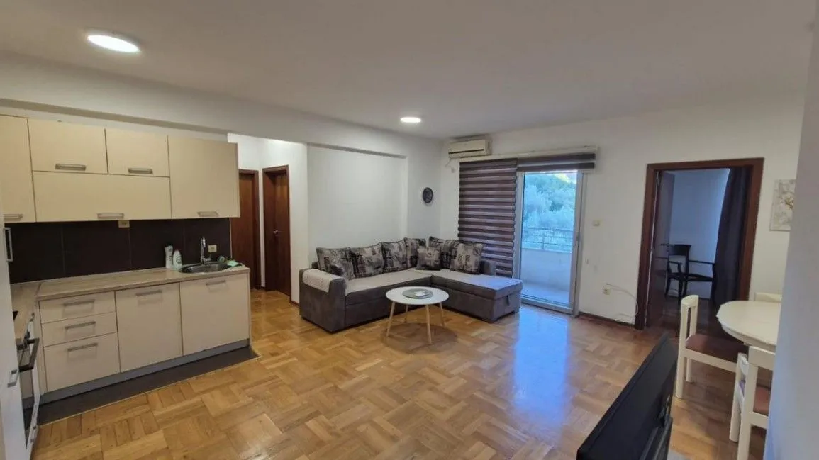 Rent, three bedroom apartment, 88m², Bečići, Budva